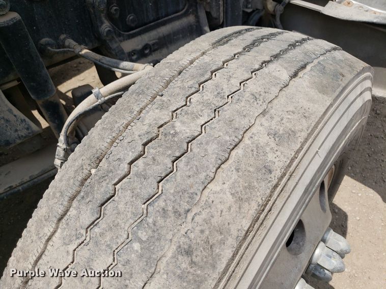 image for item LT9747 2013 Peterbilt 388  semi truck