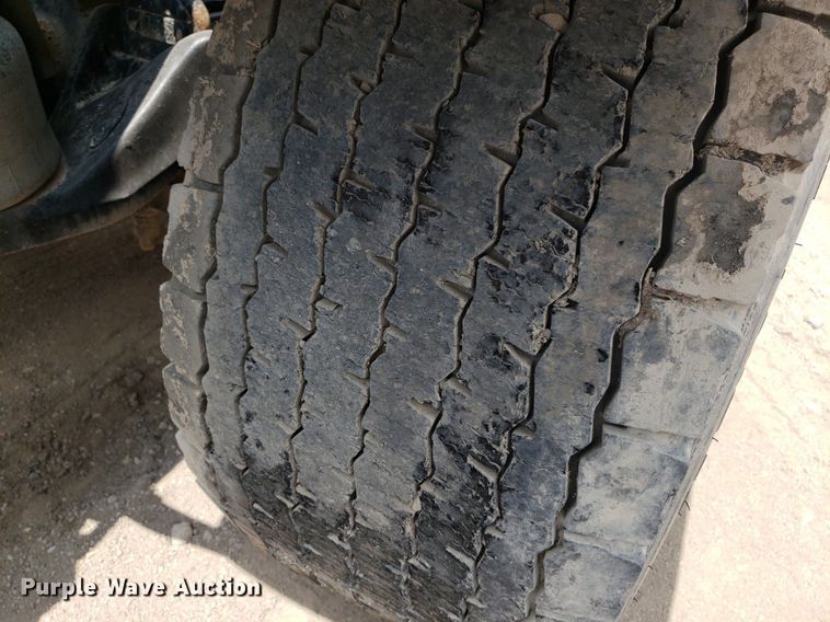 image for item LT9747 2013 Peterbilt 388  semi truck