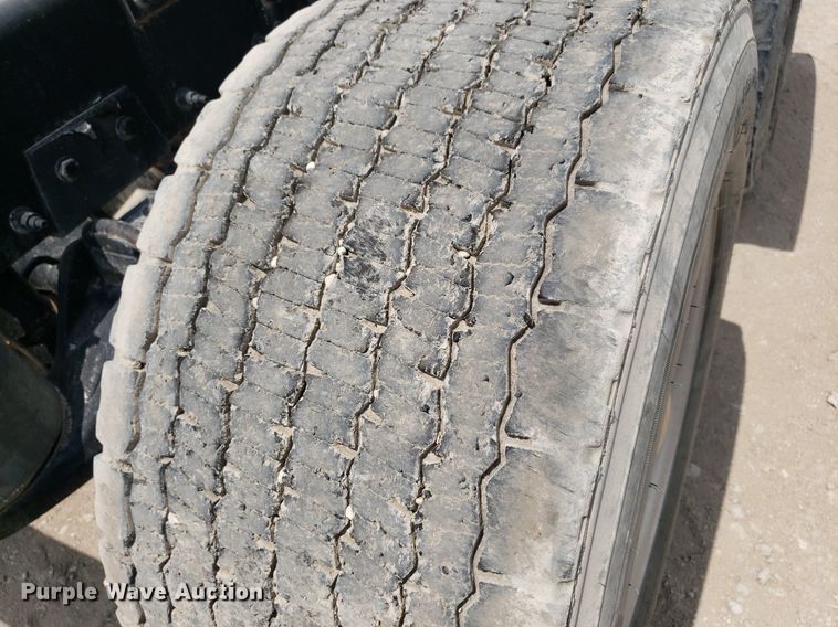 image for item LT9747 2013 Peterbilt 388  semi truck