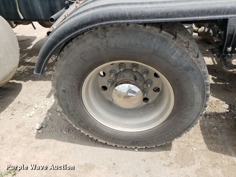 image for item LT9747 2013 Peterbilt 388  semi truck