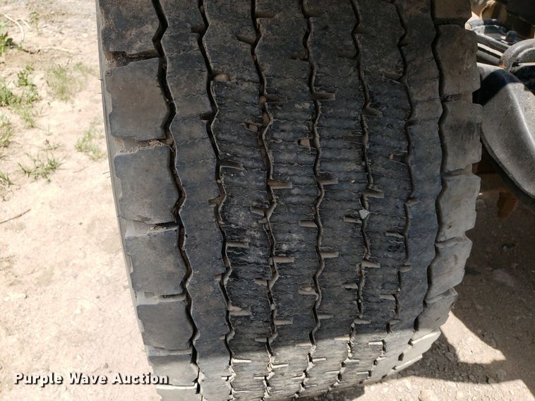 image for item LT9747 2013 Peterbilt 388  semi truck