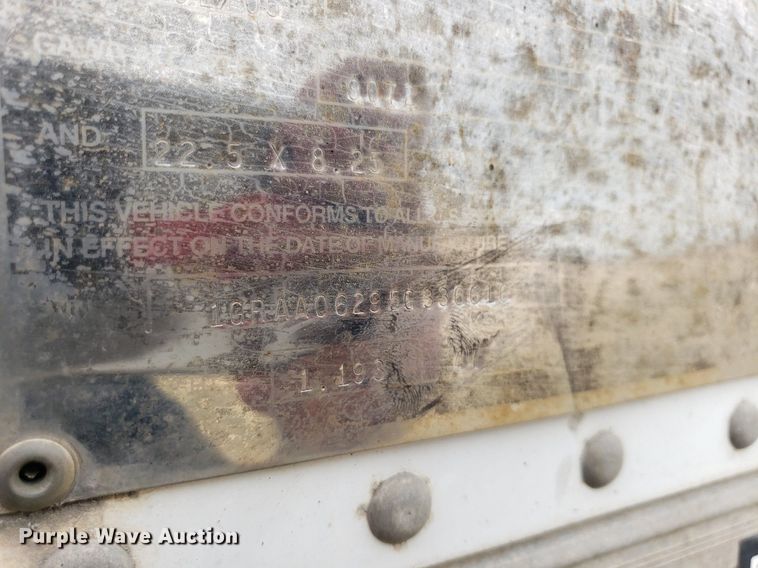 image for item LT9768 2005 Great Dane  dry van trailer