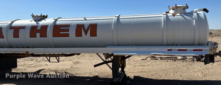 image for item LU9612 2001 Eagle EV-130  tank trailer