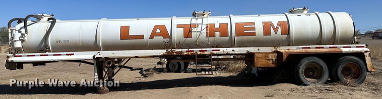 image for item LU9612 2001 Eagle EV-130  tank trailer