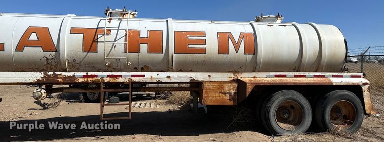 image for item LU9612 2001 Eagle EV-130  tank trailer