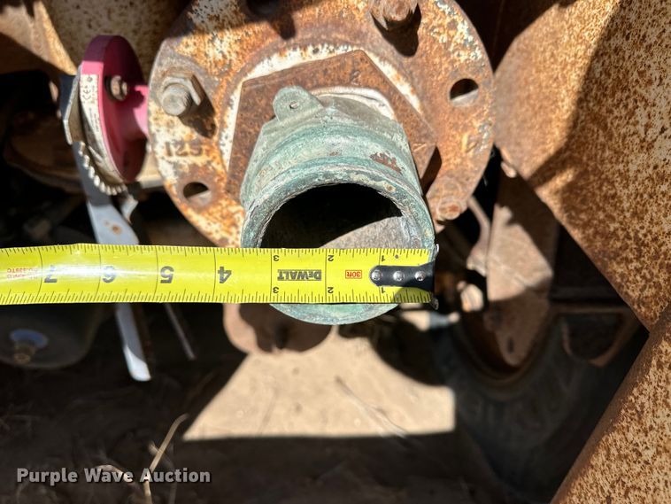 image for item LU9612 2001 Eagle EV-130  tank trailer