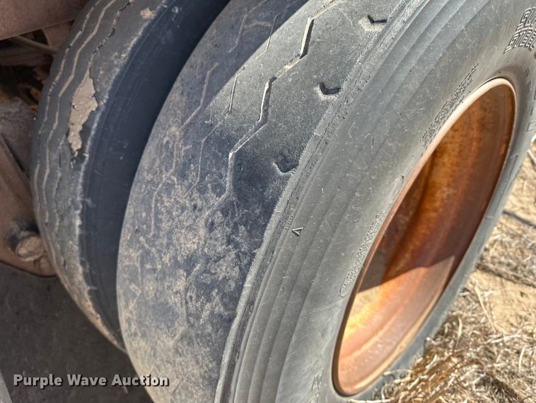 image for item LU9612 2001 Eagle EV-130  tank trailer