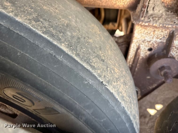 image for item LU9612 2001 Eagle EV-130  tank trailer