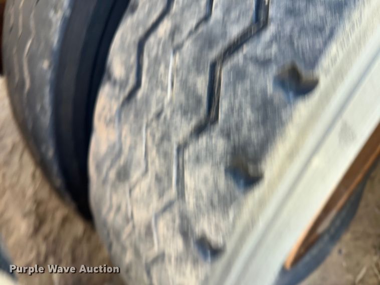 image for item LU9612 2001 Eagle EV-130  tank trailer