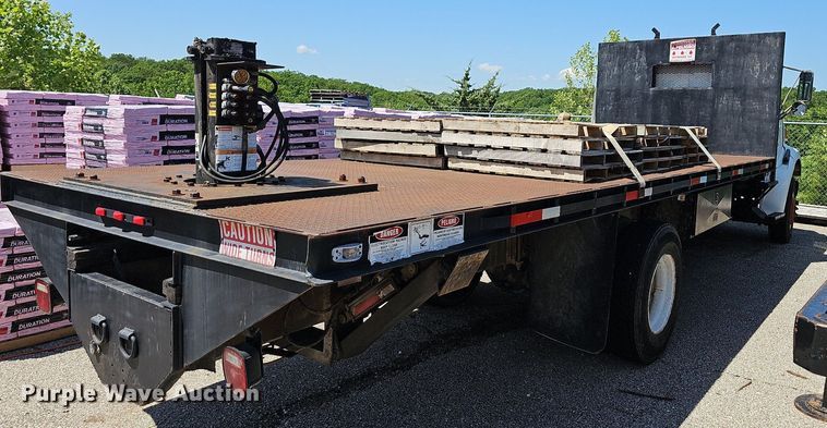 image for item LW9610 1998 Ford L8501  flatbed truck