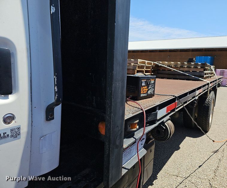 image for item LW9610 1998 Ford L8501  flatbed truck