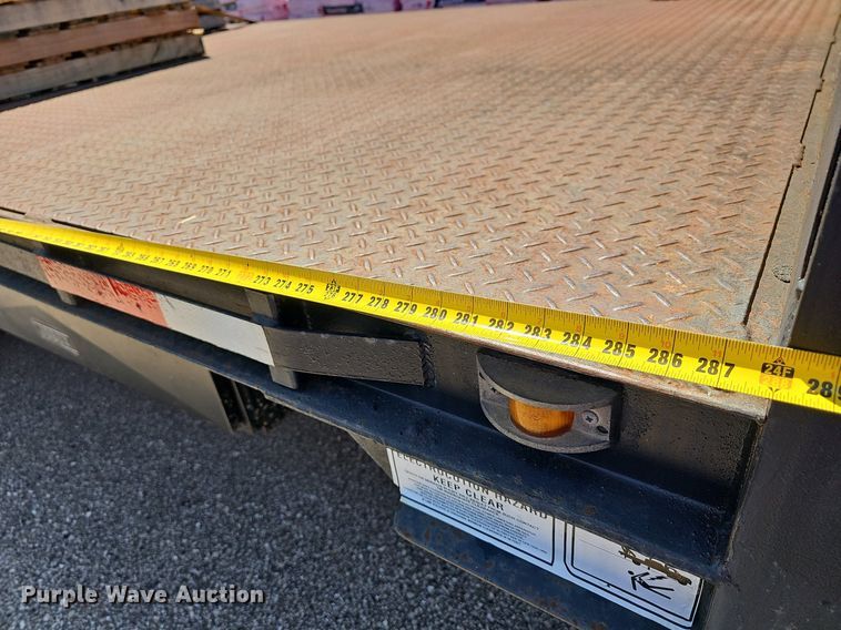 image for item LW9610 1998 Ford L8501  flatbed truck