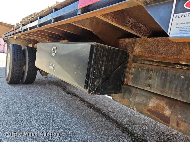 image for item LW9610 1998 Ford L8501  flatbed truck