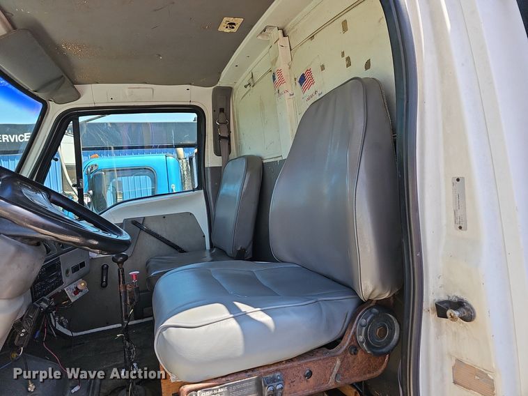 image for item LW9610 1998 Ford L8501  flatbed truck