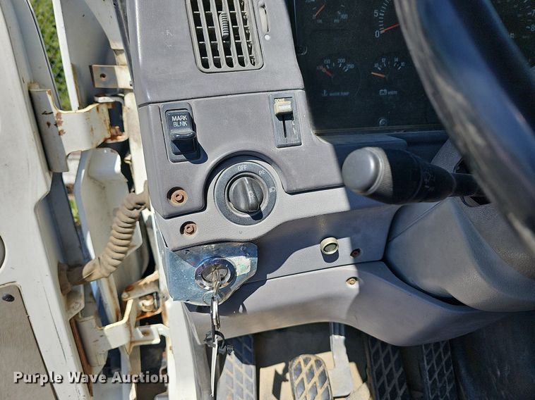 image for item LW9610 1998 Ford L8501  flatbed truck