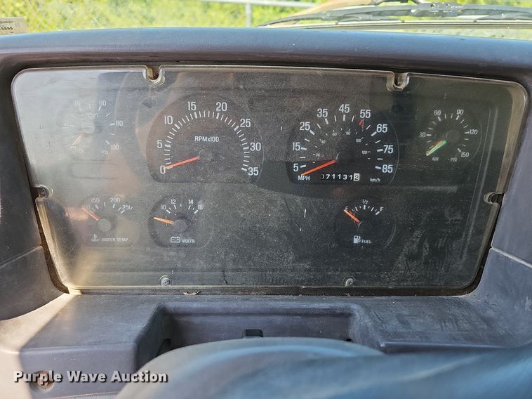 image for item LW9610 1998 Ford L8501  flatbed truck