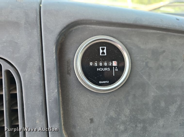 image for item LW9610 1998 Ford L8501  flatbed truck