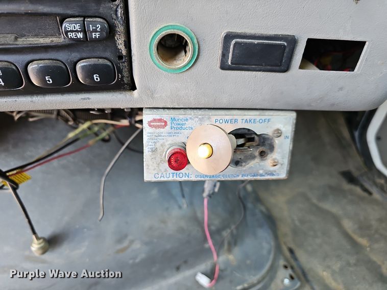 image for item LW9610 1998 Ford L8501  flatbed truck