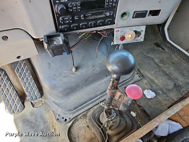 image for item LW9610 1998 Ford L8501  flatbed truck