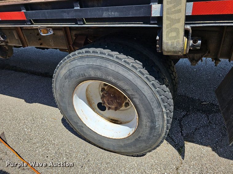 image for item LW9610 1998 Ford L8501  flatbed truck