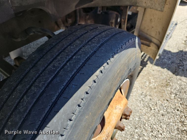 image for item LW9610 1998 Ford L8501  flatbed truck