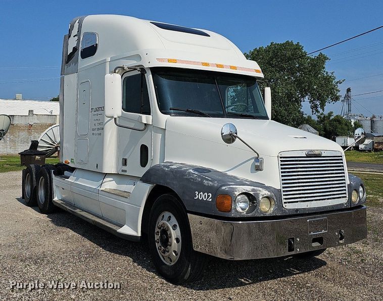 image for item LW9613 2003 Freightliner Century Class ST  semi truck