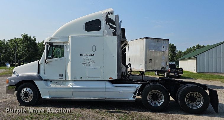 image for item LW9613 2003 Freightliner Century Class ST  semi truck