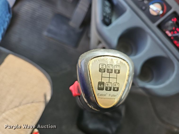 image for item LW9613 2003 Freightliner Century Class ST  semi truck