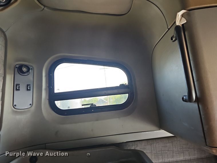 image for item LW9613 2003 Freightliner Century Class ST  semi truck