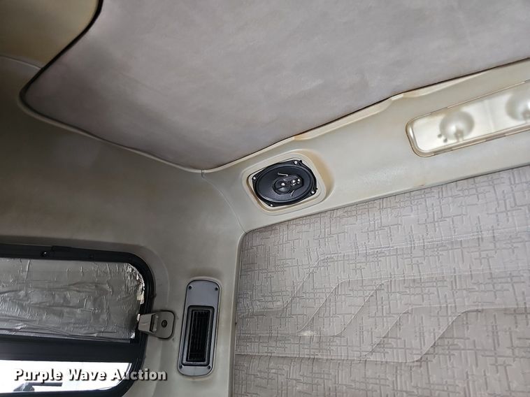 image for item LW9613 2003 Freightliner Century Class ST  semi truck