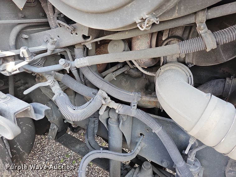 image for item LW9613 2003 Freightliner Century Class ST  semi truck