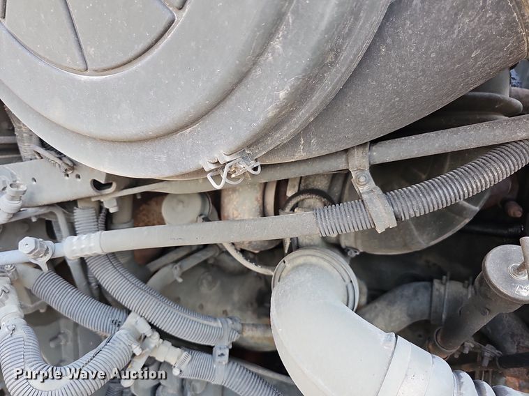 image for item LW9613 2003 Freightliner Century Class ST  semi truck