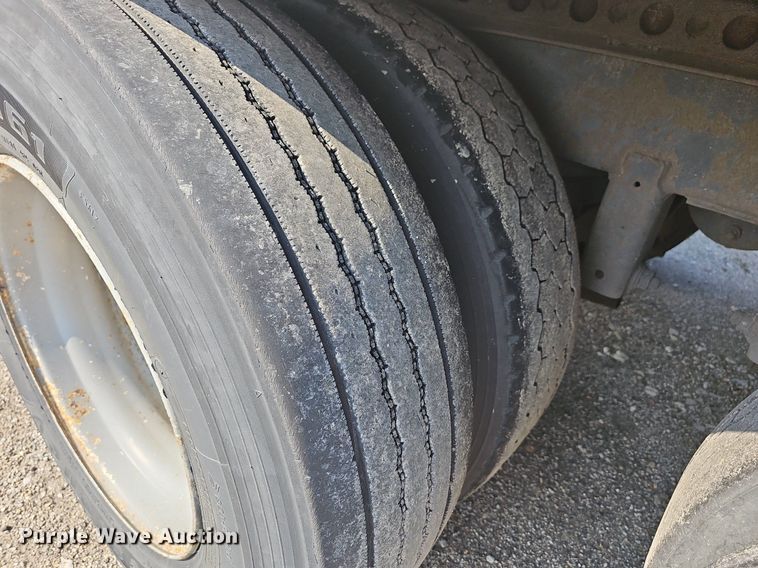 image for item LW9614 1999 Strick  dry van trailer