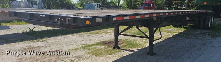 image for item LW9619 2010 Utility Trailers  flatbed trailer