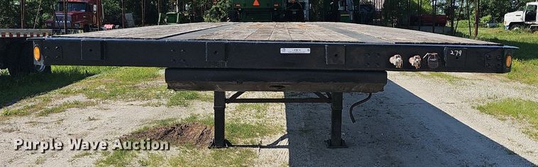 image for item LW9619 2010 Utility Trailers  flatbed trailer