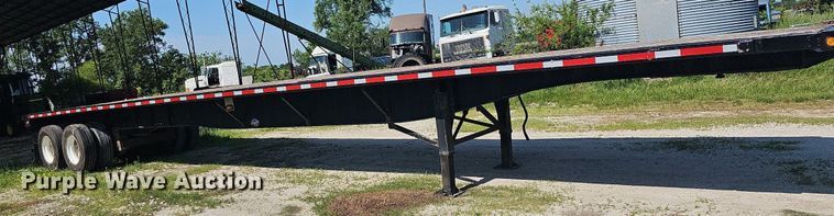 image for item LW9619 2010 Utility Trailers  flatbed trailer
