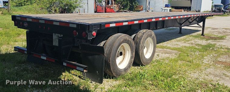 image for item LW9619 2010 Utility Trailers  flatbed trailer