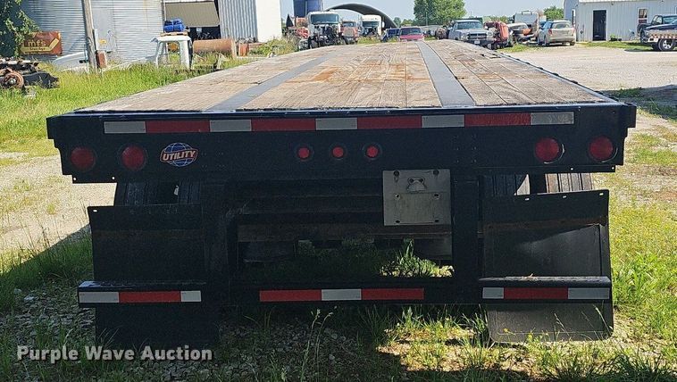 image for item LW9619 2010 Utility Trailers  flatbed trailer