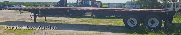 image for item LW9619 2010 Utility Trailers  flatbed trailer