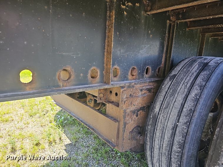 image for item LW9619 2010 Utility Trailers  flatbed trailer