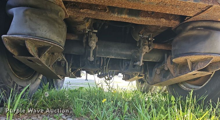 image for item LW9619 2010 Utility Trailers  flatbed trailer