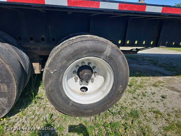 image for item LW9619 2010 Utility Trailers  flatbed trailer