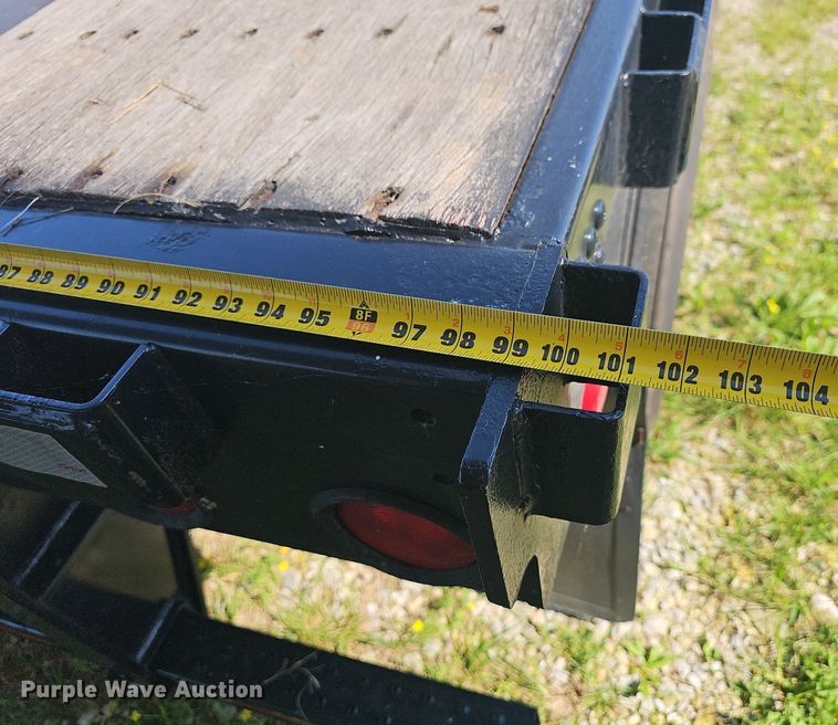 image for item LW9619 2010 Utility Trailers  flatbed trailer