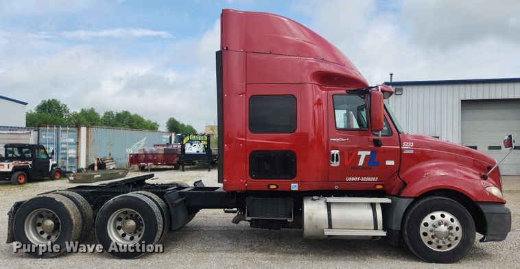 image for item LX9554 2013 International ProStar  semi truck