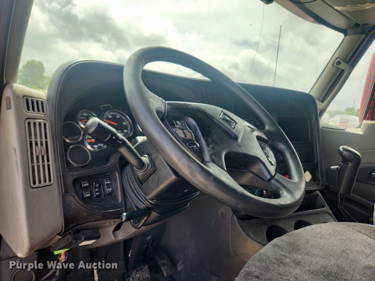 image for item LX9554 2013 International ProStar  semi truck