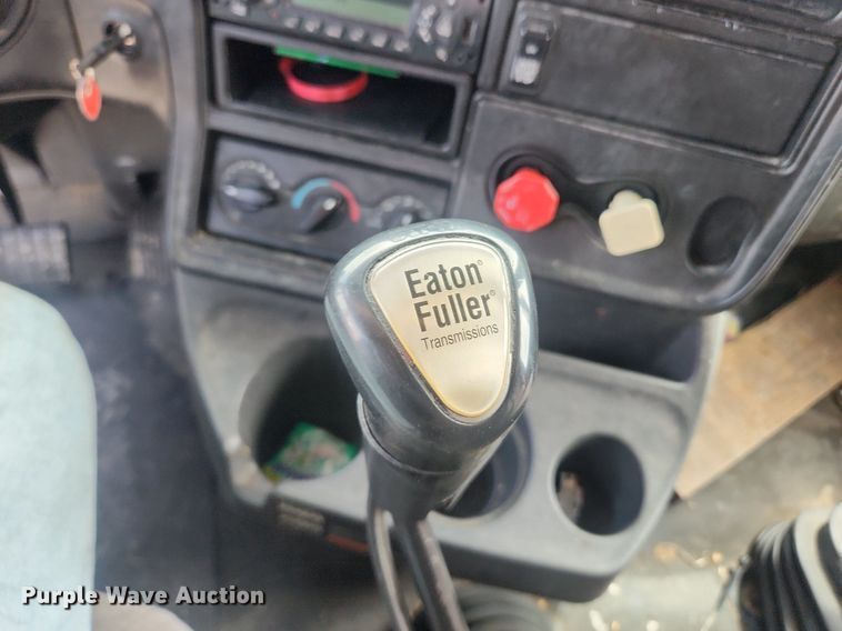 image for item LX9554 2013 International ProStar  semi truck