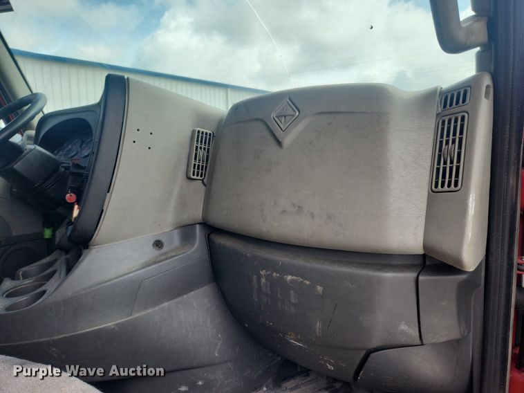 image for item LX9554 2013 International ProStar  semi truck