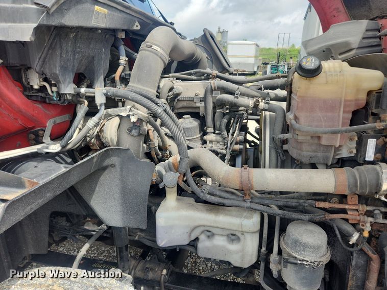 image for item LX9554 2013 International ProStar  semi truck