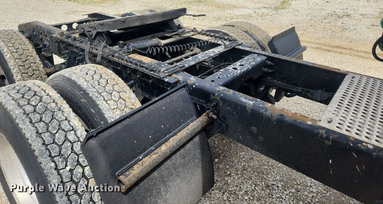 image for item LX9554 2013 International ProStar  semi truck