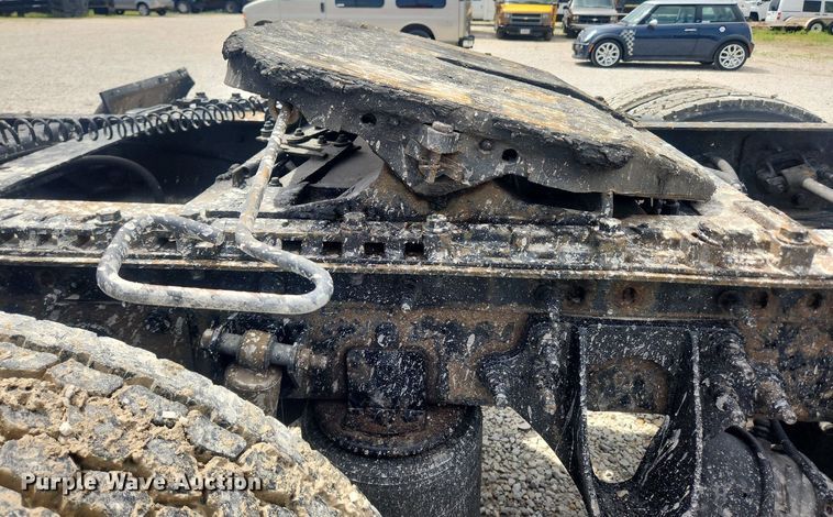 image for item LX9554 2013 International ProStar  semi truck